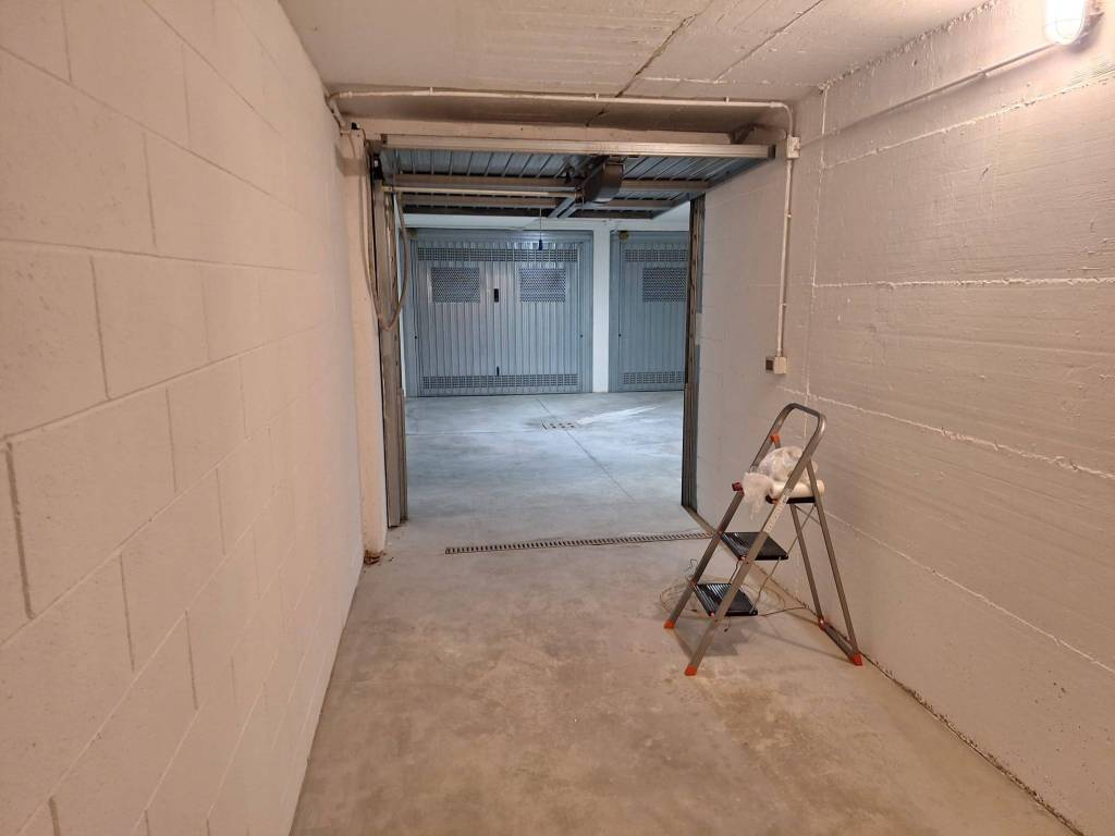 locale di sgombero in affitto a Carate Brianza