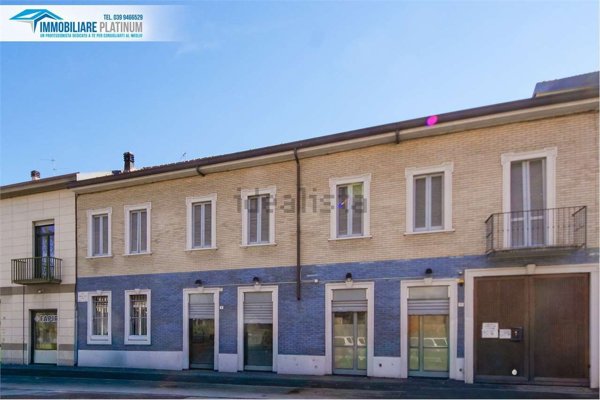 locale commerciale in affitto a Carate Brianza