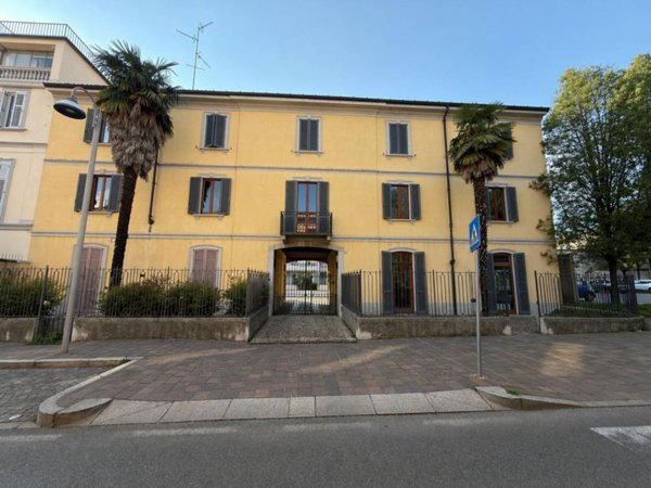 ufficio in affitto a Carate Brianza