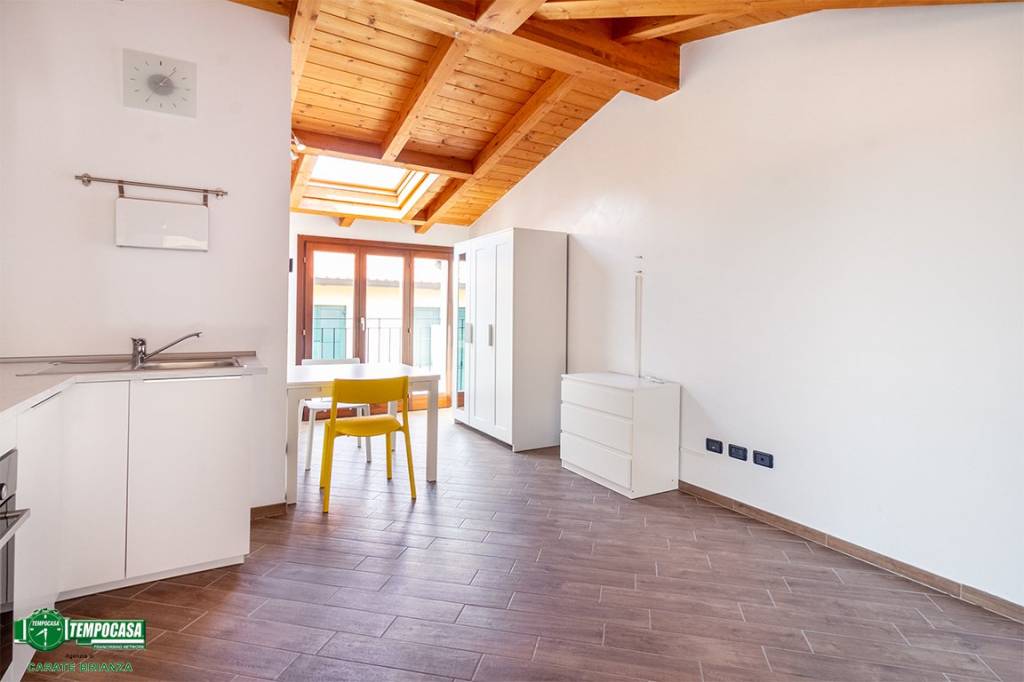 appartamento in affitto a Carate Brianza