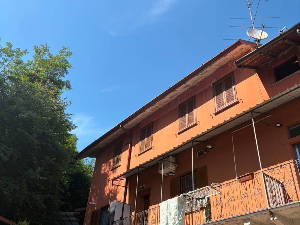 appartamento in affitto a Carate Brianza in zona Costa Lambro