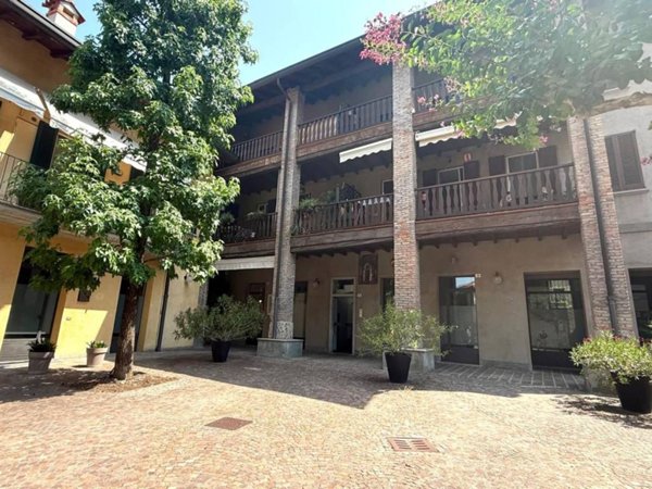 appartamento in affitto a Carate Brianza in zona Agliate