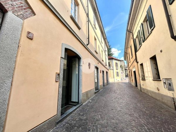 ufficio in affitto a Carate Brianza in zona Agliate