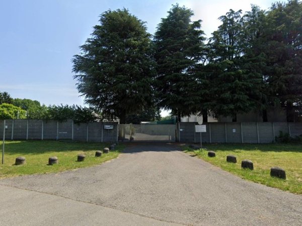 locale commerciale in affitto a Carnate