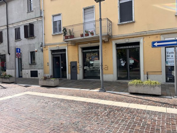 negozio in affitto a Cesano Maderno