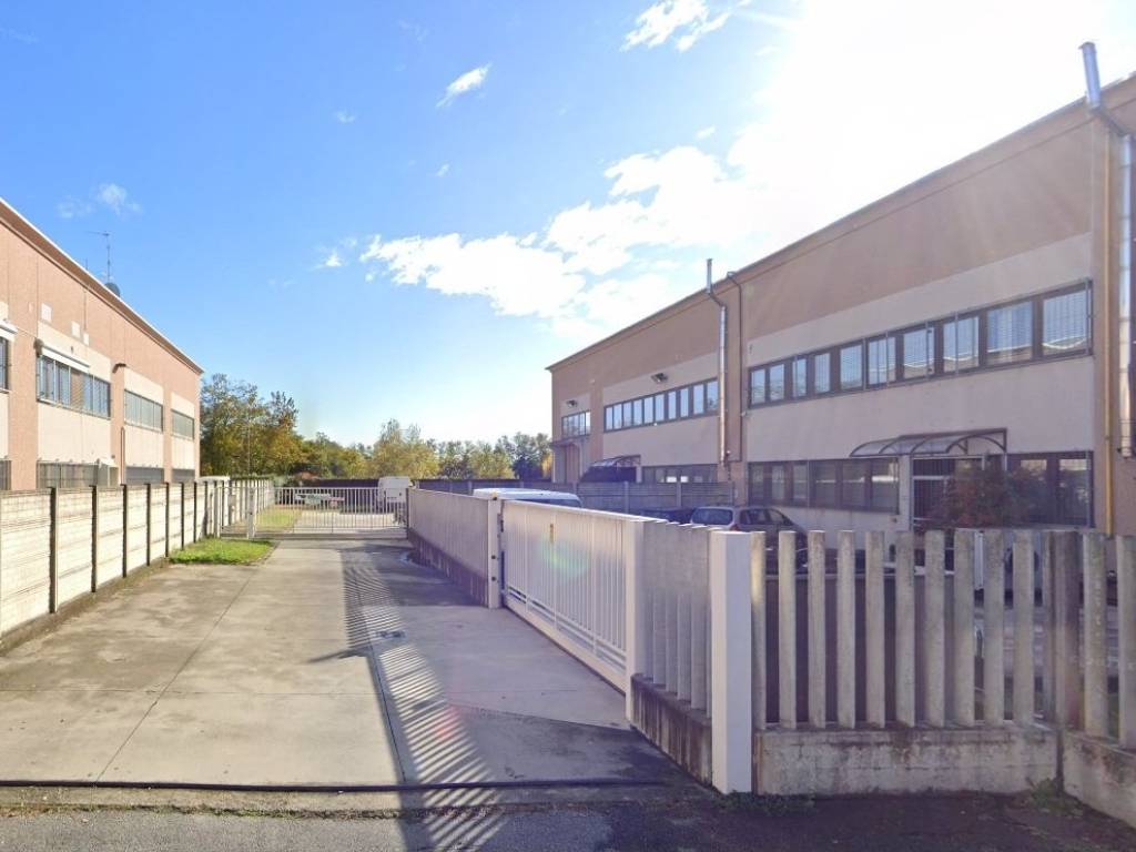 locale commerciale in affitto a Cesano Maderno