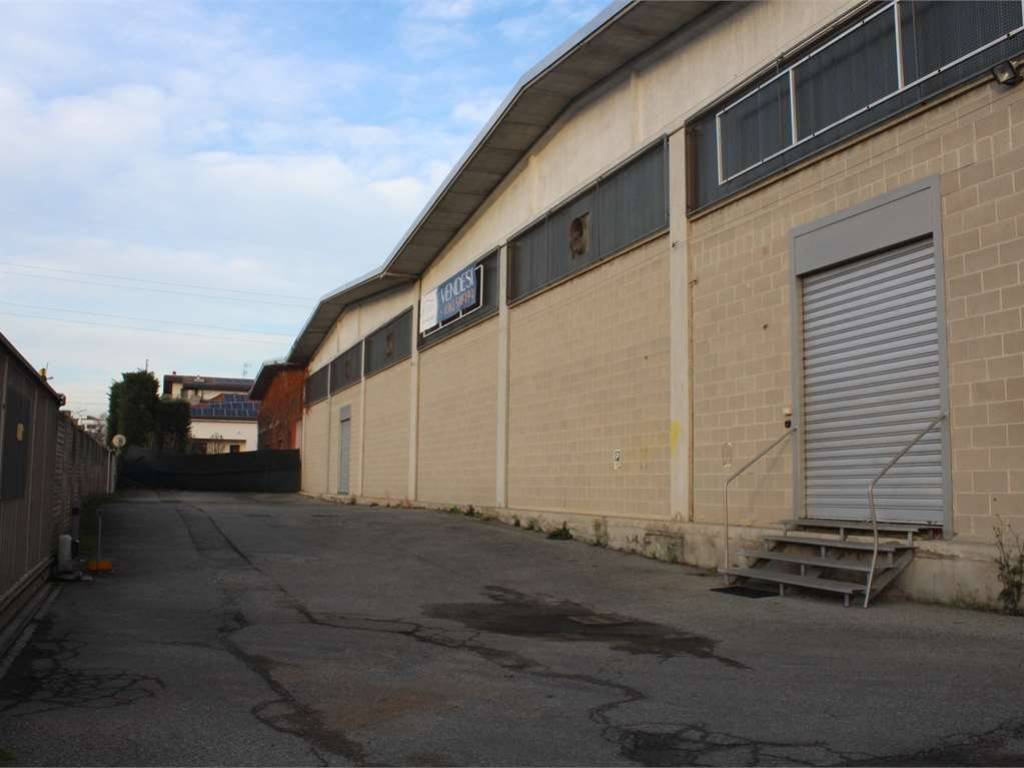 locale commerciale in affitto a Cesano Maderno