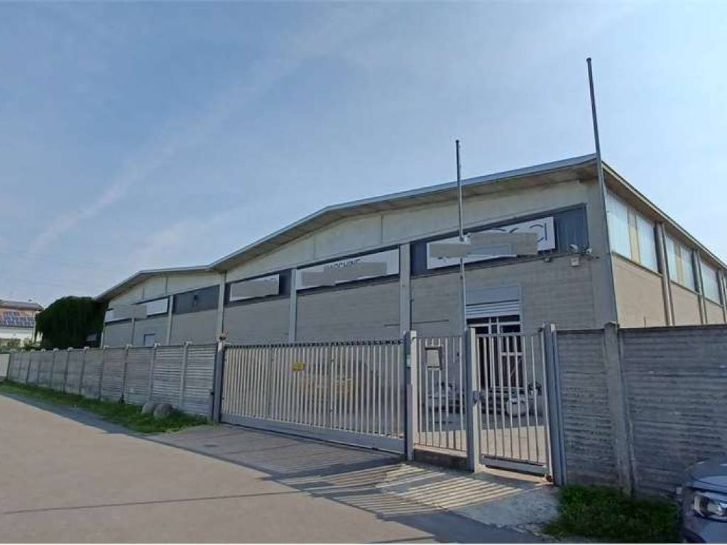 locale commerciale in affitto a Cesano Maderno