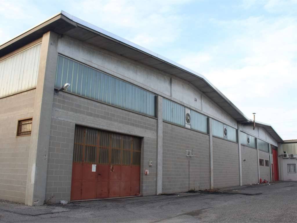 locale commerciale in affitto a Cesano Maderno
