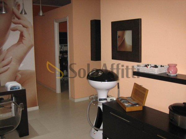 negozio in affitto a Cesano Maderno