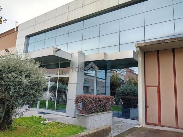 capannone in affitto a Cesano Maderno