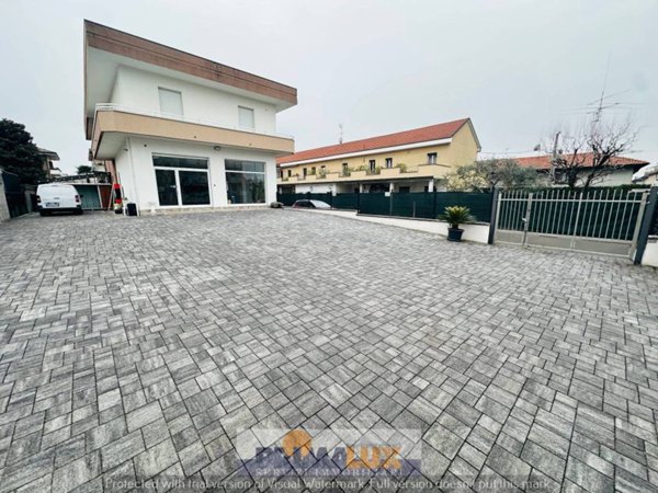 negozio in affitto a Cesano Maderno