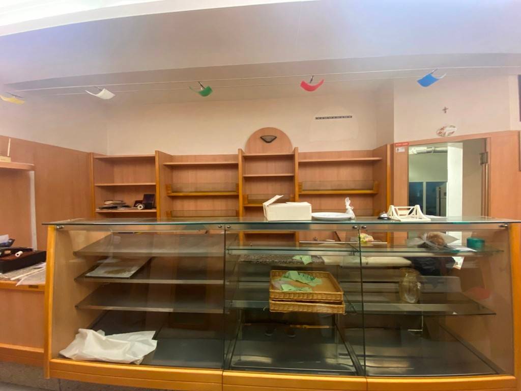 negozio in affitto a Cesano Maderno