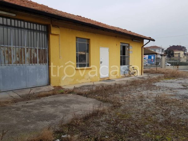 locale commerciale in affitto a Cesano Maderno