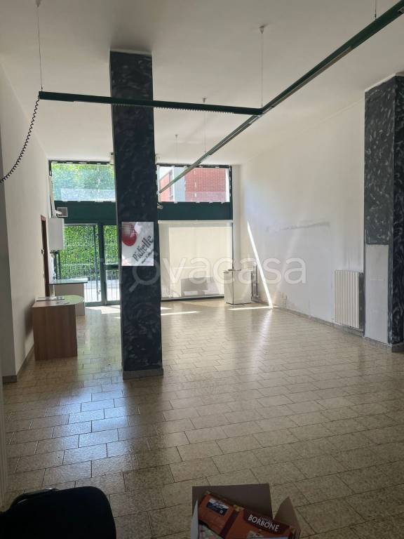 negozio in affitto a Cesano Maderno