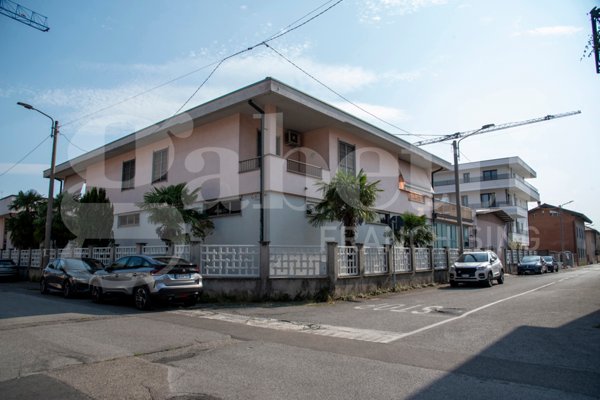 locale commerciale in affitto a Cesano Maderno in zona Binzago