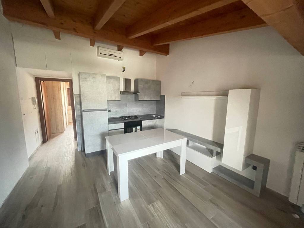 appartamento in affitto a Cesano Maderno in zona Binzago