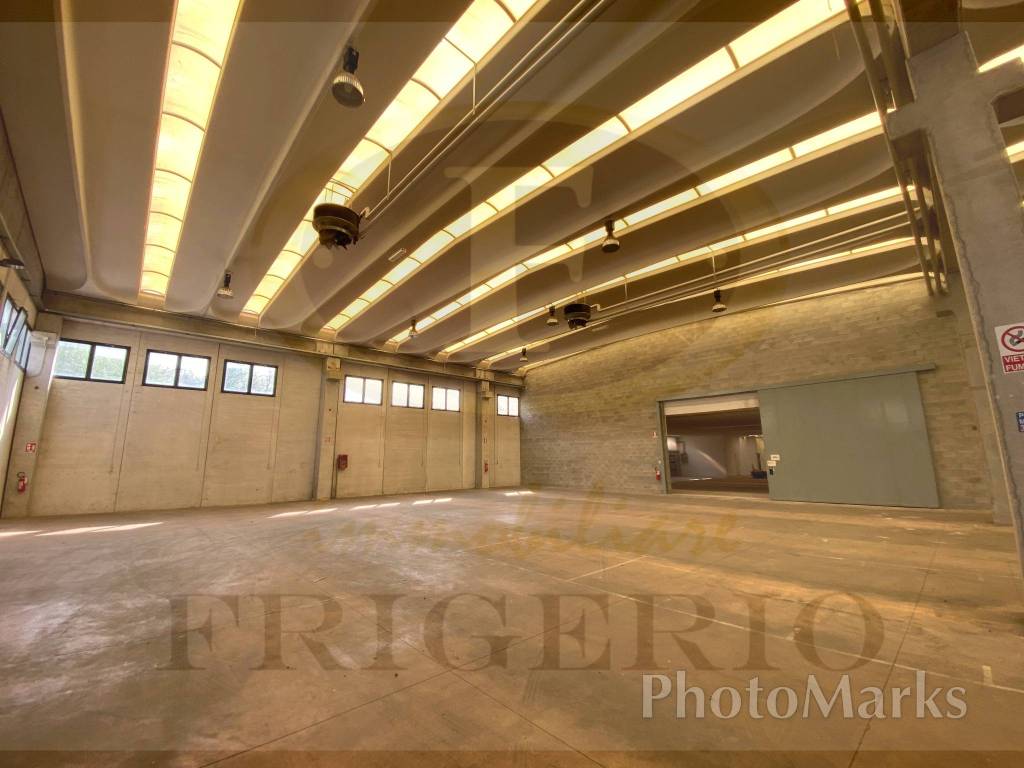 locale commerciale in affitto a Concorezzo