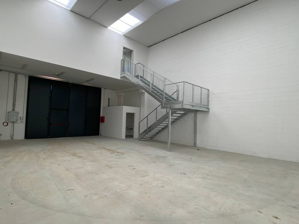 locale commerciale in affitto a Concorezzo