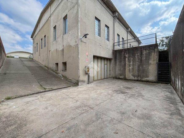 locale commerciale in affitto a Concorezzo