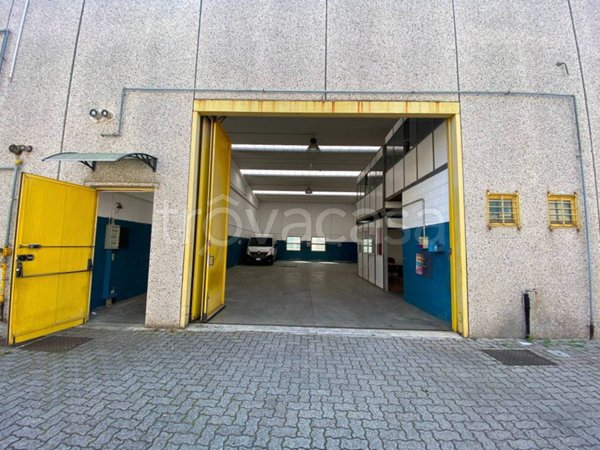 locale commerciale in affitto a Concorezzo in zona Rancate