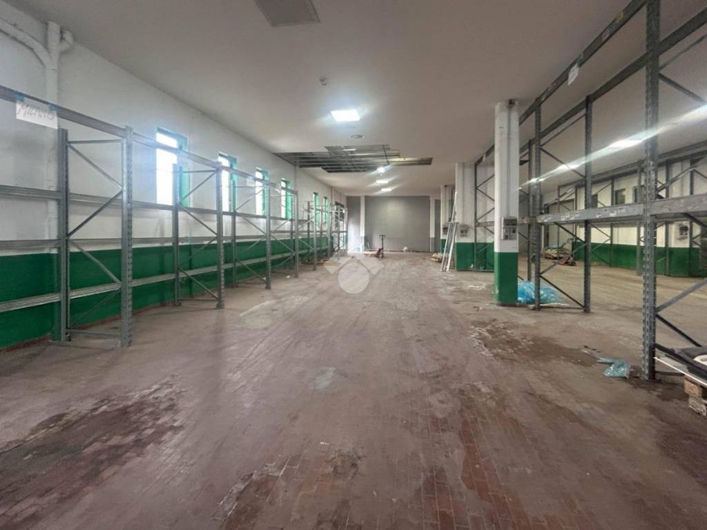 locale commerciale in affitto a Concorezzo in zona Rancate
