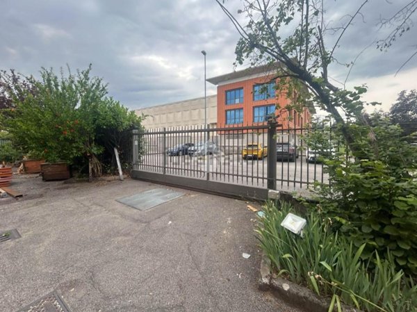 capannone in affitto a Concorezzo in zona Rancate