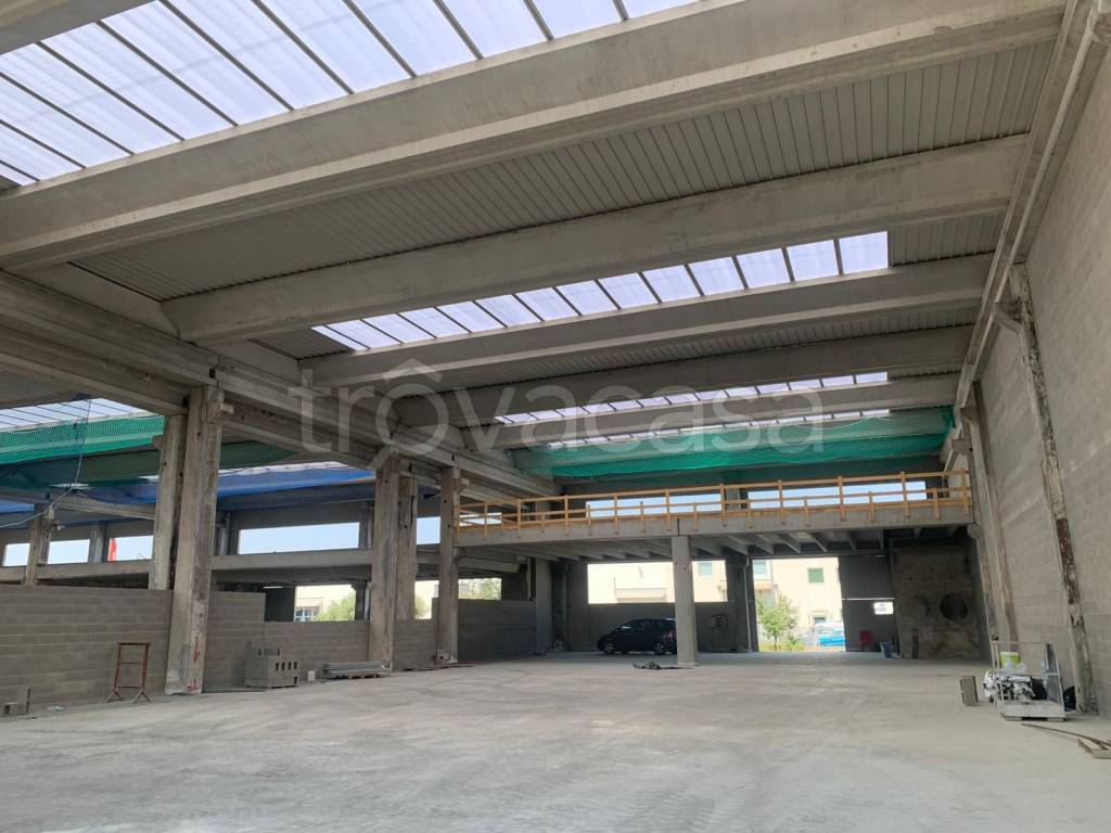 locale commerciale in affitto a Concorezzo in zona Rancate