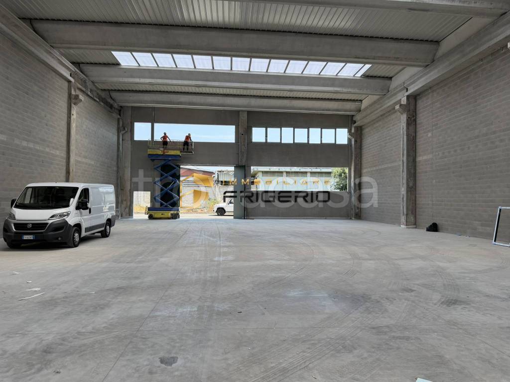 locale commerciale in affitto a Concorezzo in zona Rancate