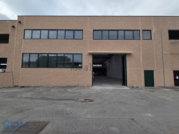 capannone in affitto a Concorezzo
