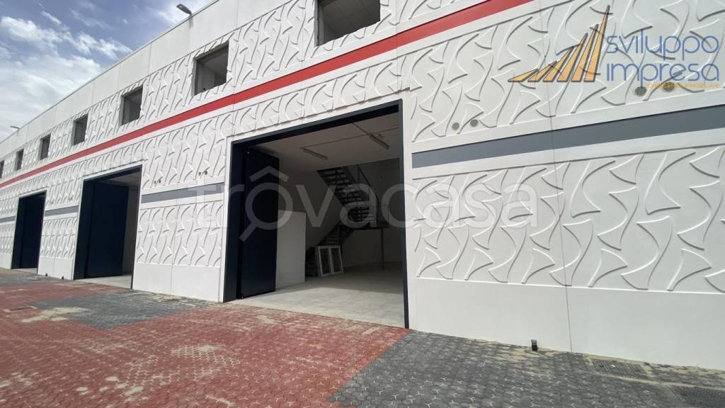 locale commerciale in affitto a Concorezzo in zona Rancate