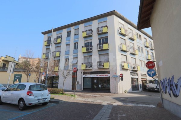 negozio in affitto a Desio