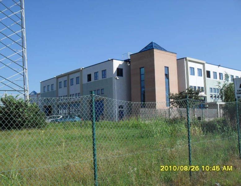 locale commerciale in affitto a Desio