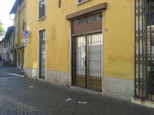 negozio in affitto a Desio