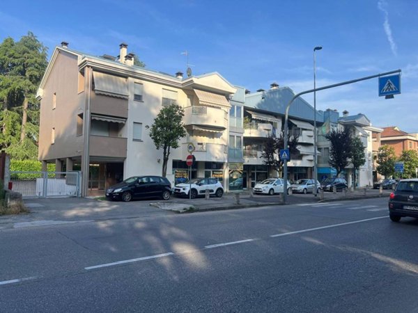 appartamento in affitto a Desio