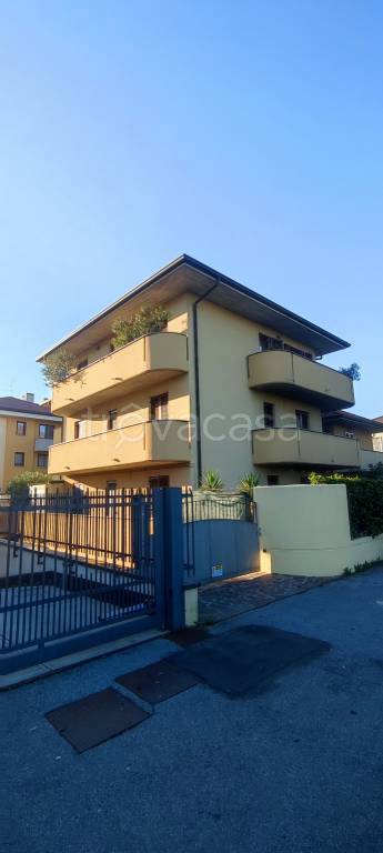appartamento in affitto a Desio