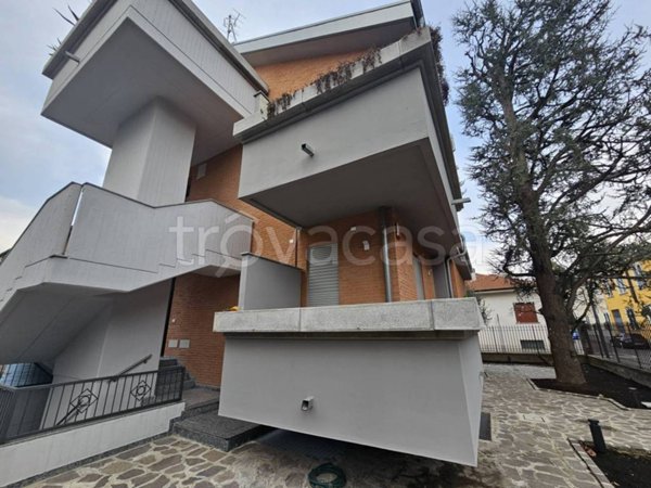 appartamento in affitto a Desio