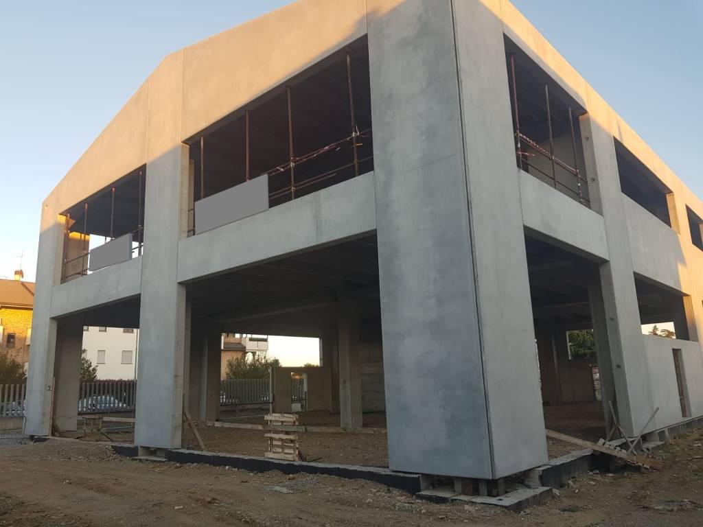 negozio in affitto a Desio