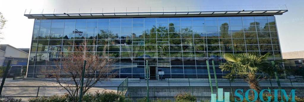 locale commerciale in affitto a Desio