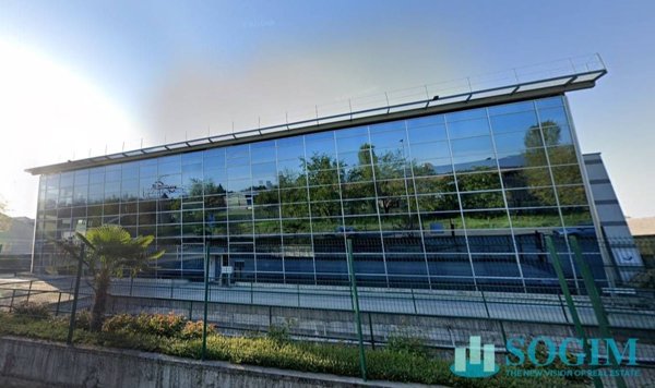 locale commerciale in affitto a Desio