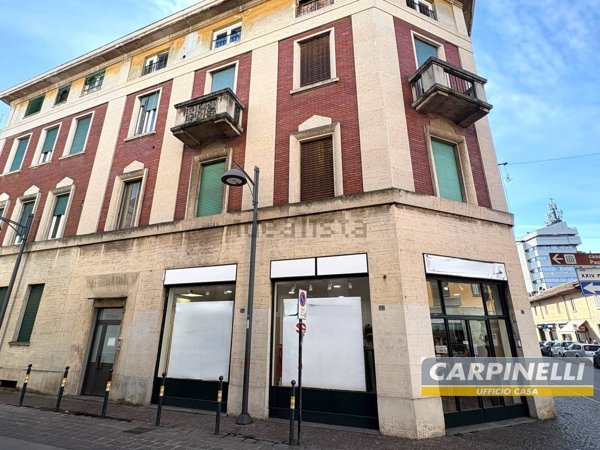 negozio in affitto a Desio