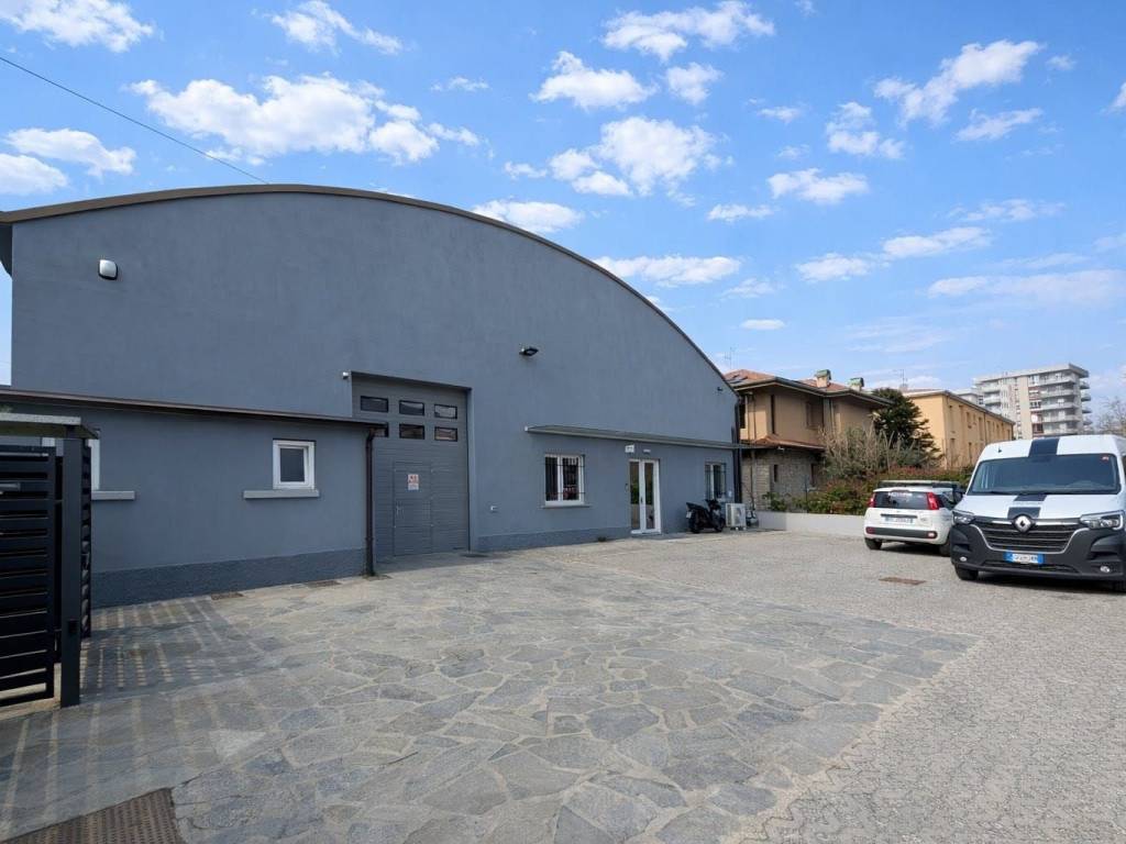 capannone in affitto a Desio