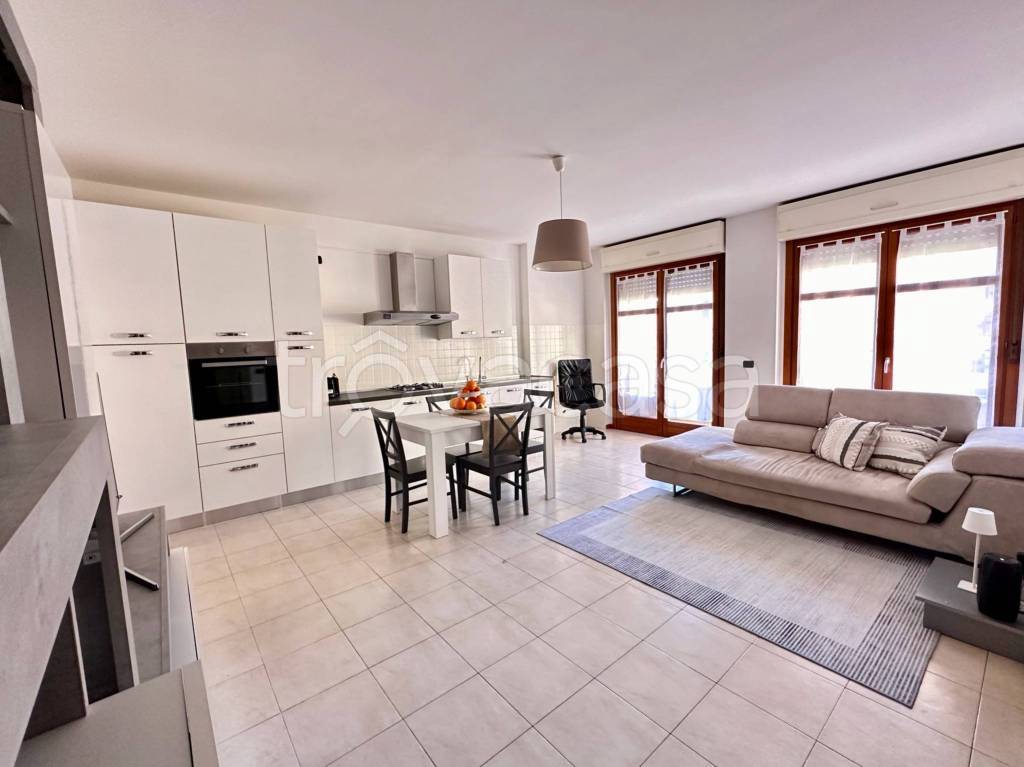 appartamento in affitto a Desio