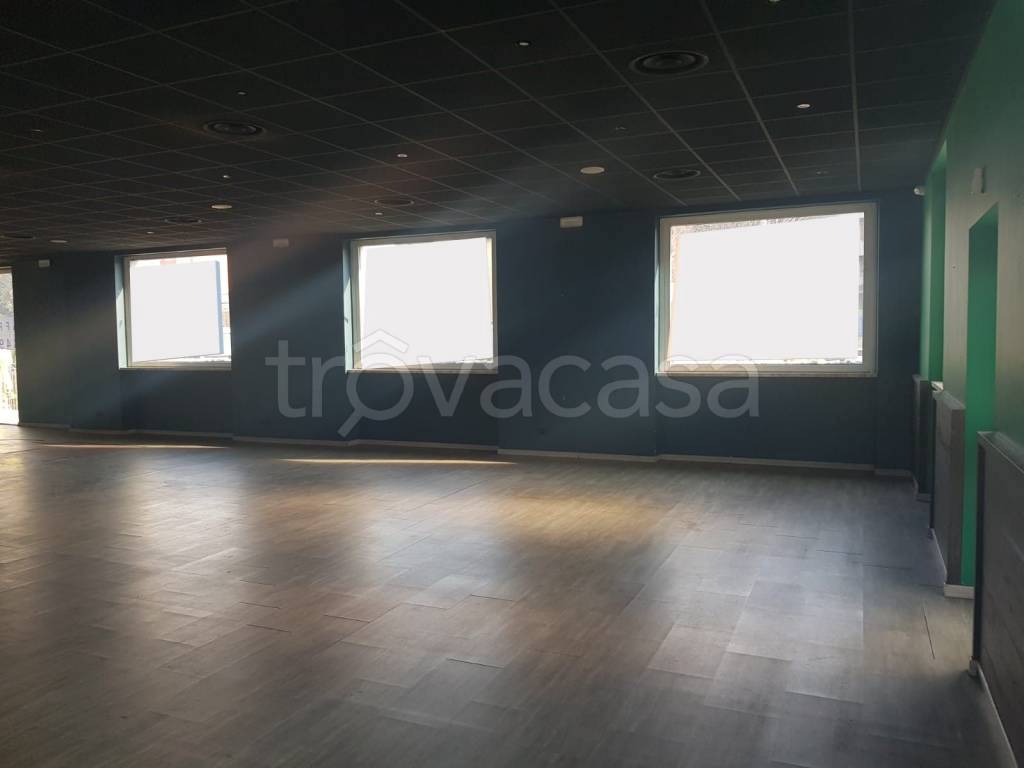 negozio in affitto a Desio