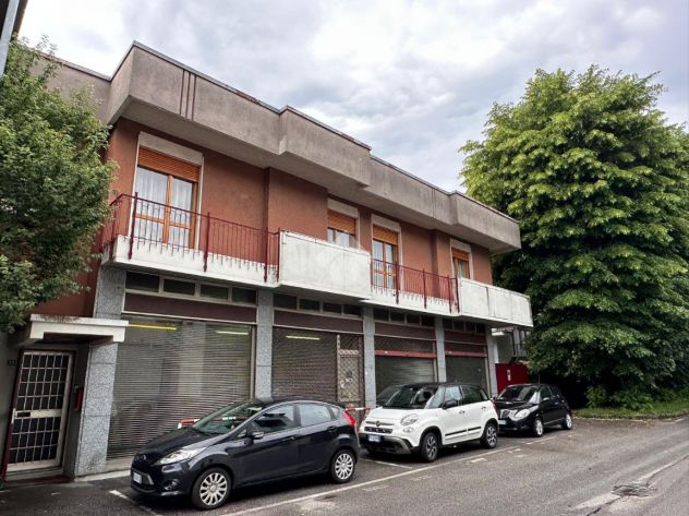 negozio in affitto a Desio