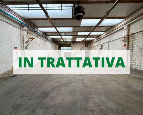locale commerciale in affitto a Desio