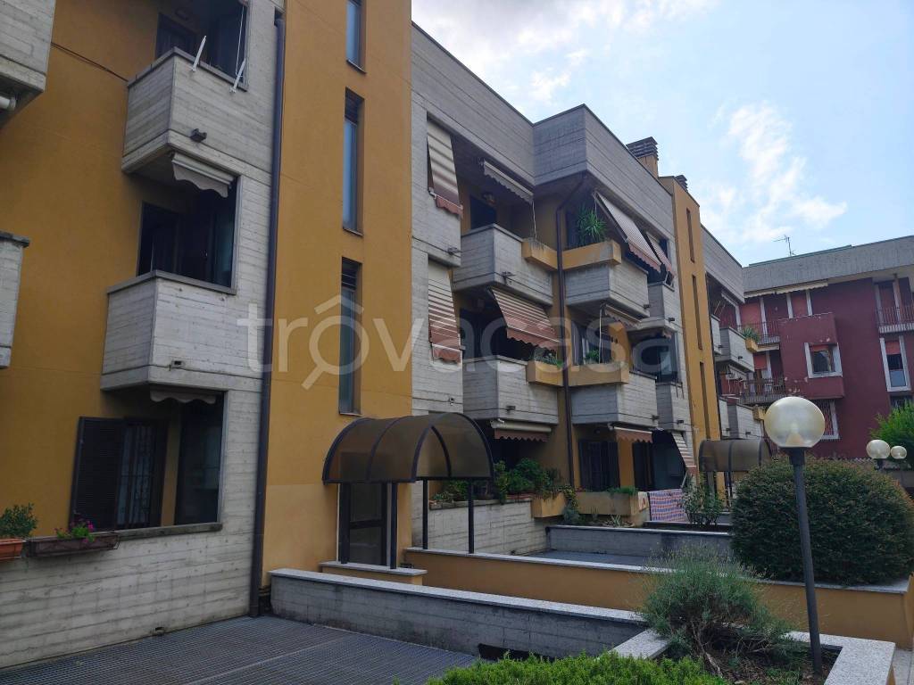 appartamento in affitto a Desio