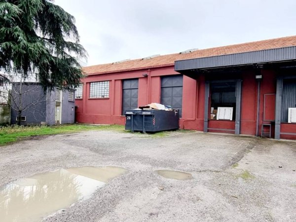 locale commerciale in affitto a Giussano