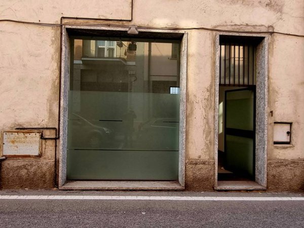 negozio in affitto a Giussano in zona Birone