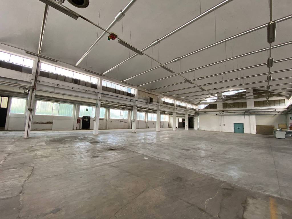 capannone in affitto a Giussano